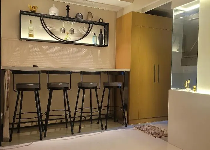 Uptown Parksuites Tower 1 At Bgc - Staycations Up Above 12